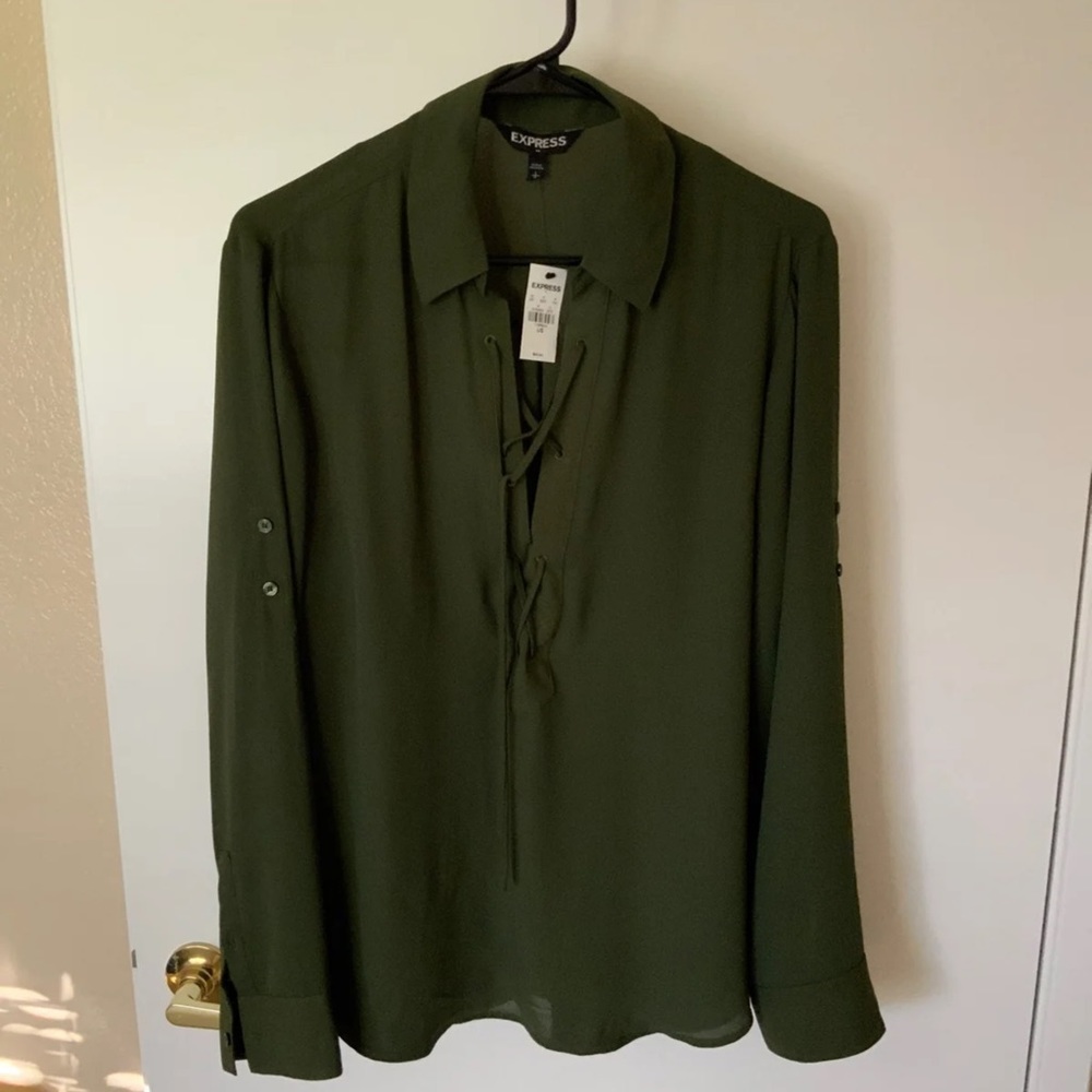 Long sleeve express blouse.